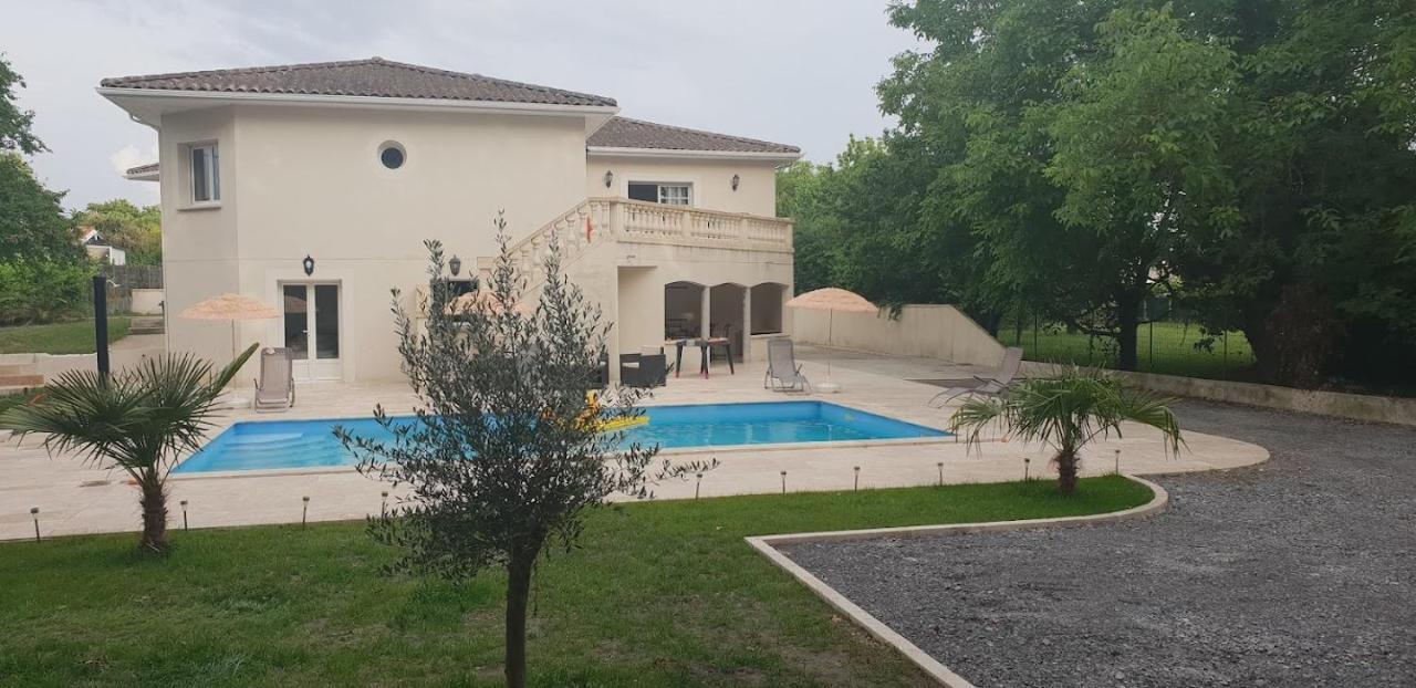 Maison Calme Et Spacieuse Bassens  Exterior photo
