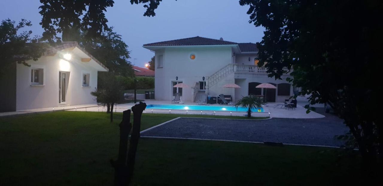 Maison Calme Et Spacieuse Bassens  Exterior photo